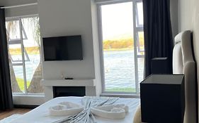 Serene Suite On The Dam